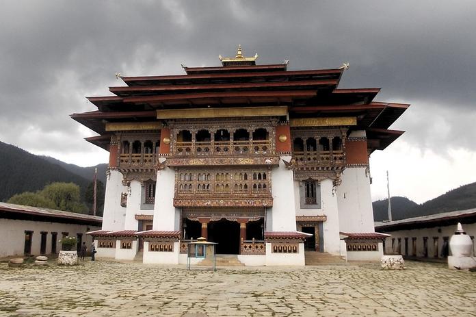 A view of Gangteng Monastery on a cloudy day